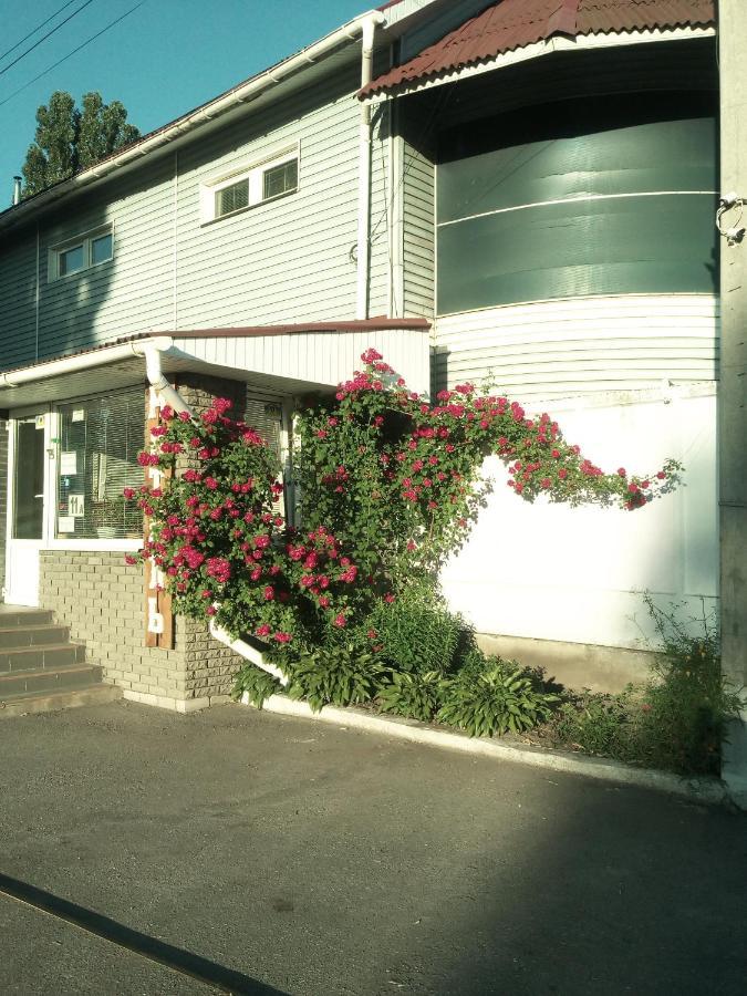 Motel Pid Strihoyu Kremencsuk Kültér fotó
